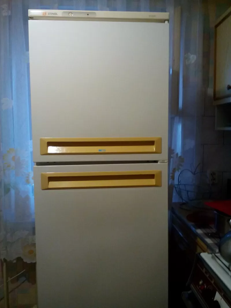 Продам рабочий холодильник бывший в употреблении в хорошем состоянии